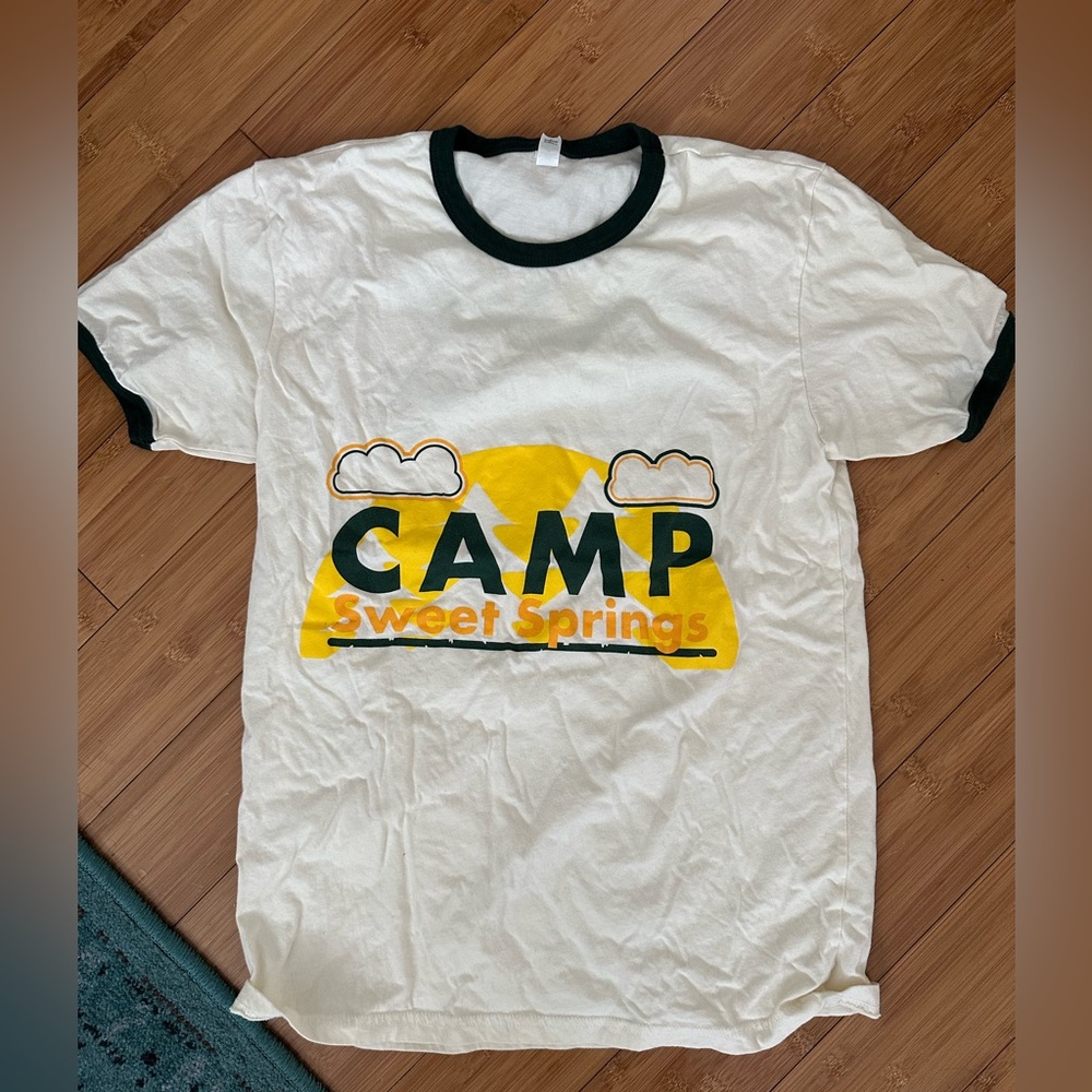 Women’s graphic T-shirt